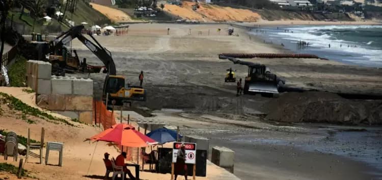 Obra de engorda da praia de Ponta Negra chega a 35% de execução