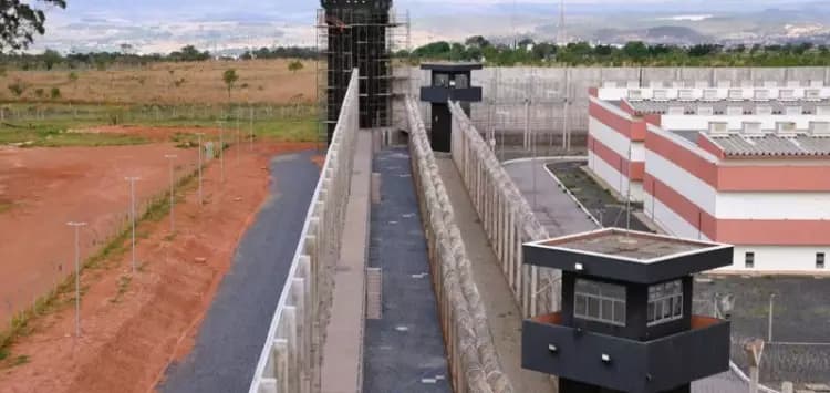 Quem matar policial poderá ir para presídio federal a partir de hoje