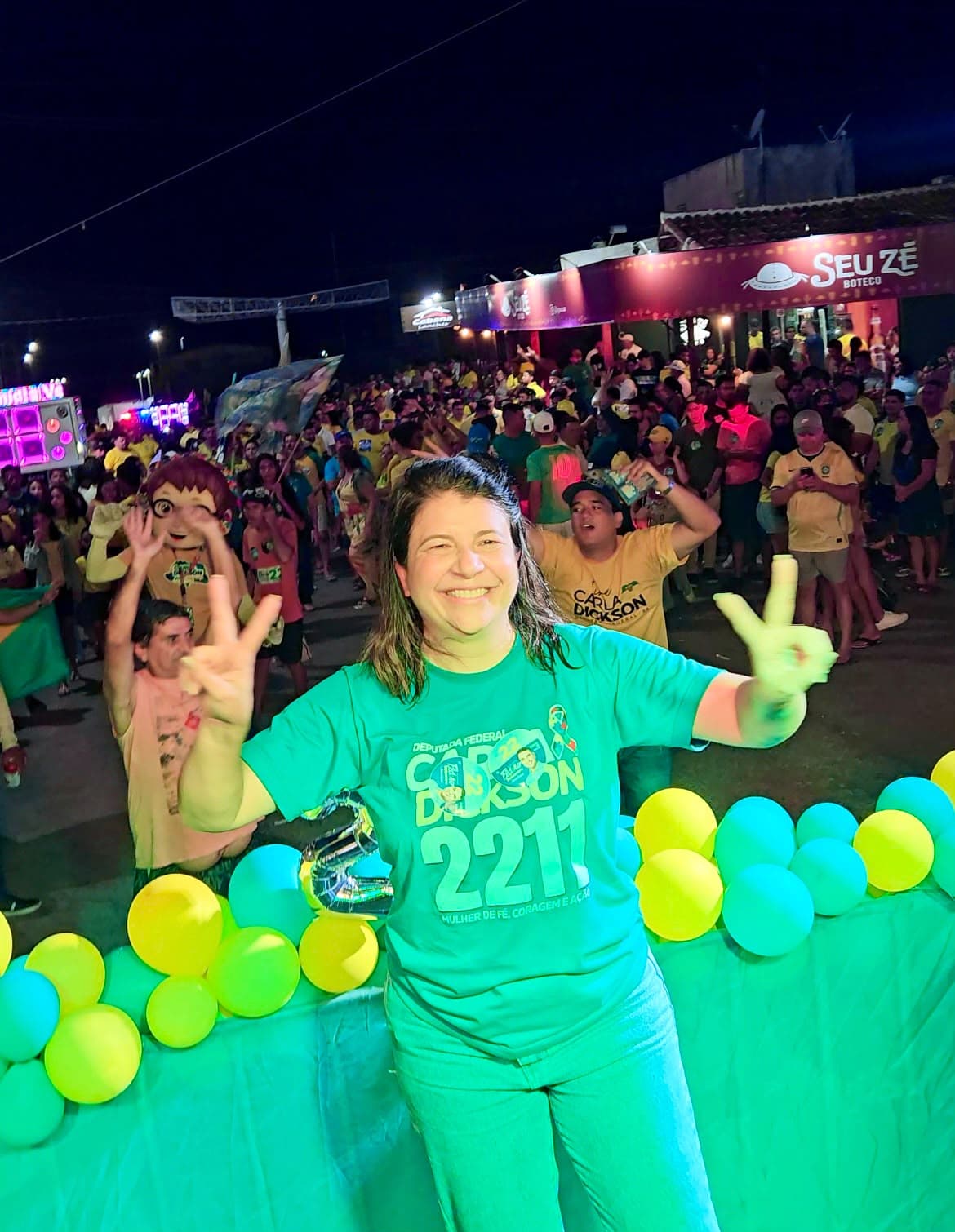  Carla Dickson participa de carreata histórica em Vera Cruz com mobilização de mais de 4 mil pessoas