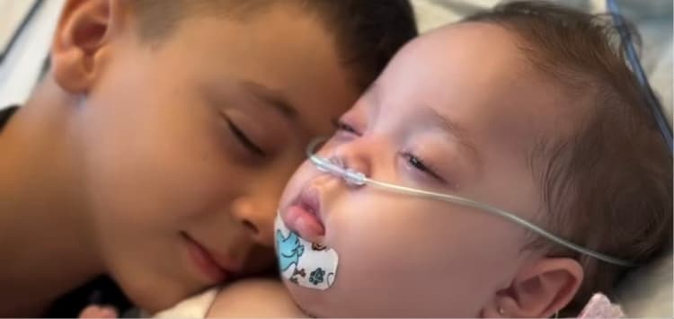 (Vídeo)Em vez de presentes, menino pede, em oração, pela cura da irmã no dia do próprio aniversário e comove as redes sociais