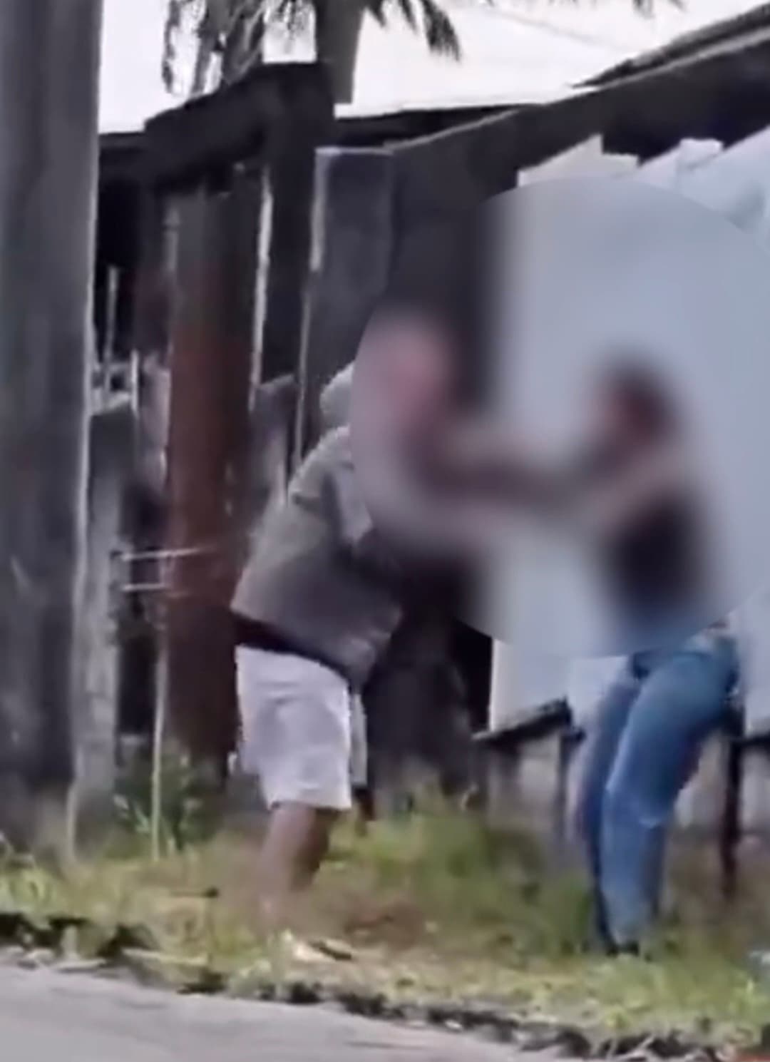 [VÍDEO]PM dispara e salva mulher vítima de violência doméstica