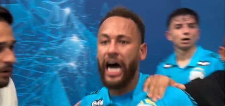 (Vídeo) Neymar provoca torcida do Remo e gera tumulto após classificação do Santos