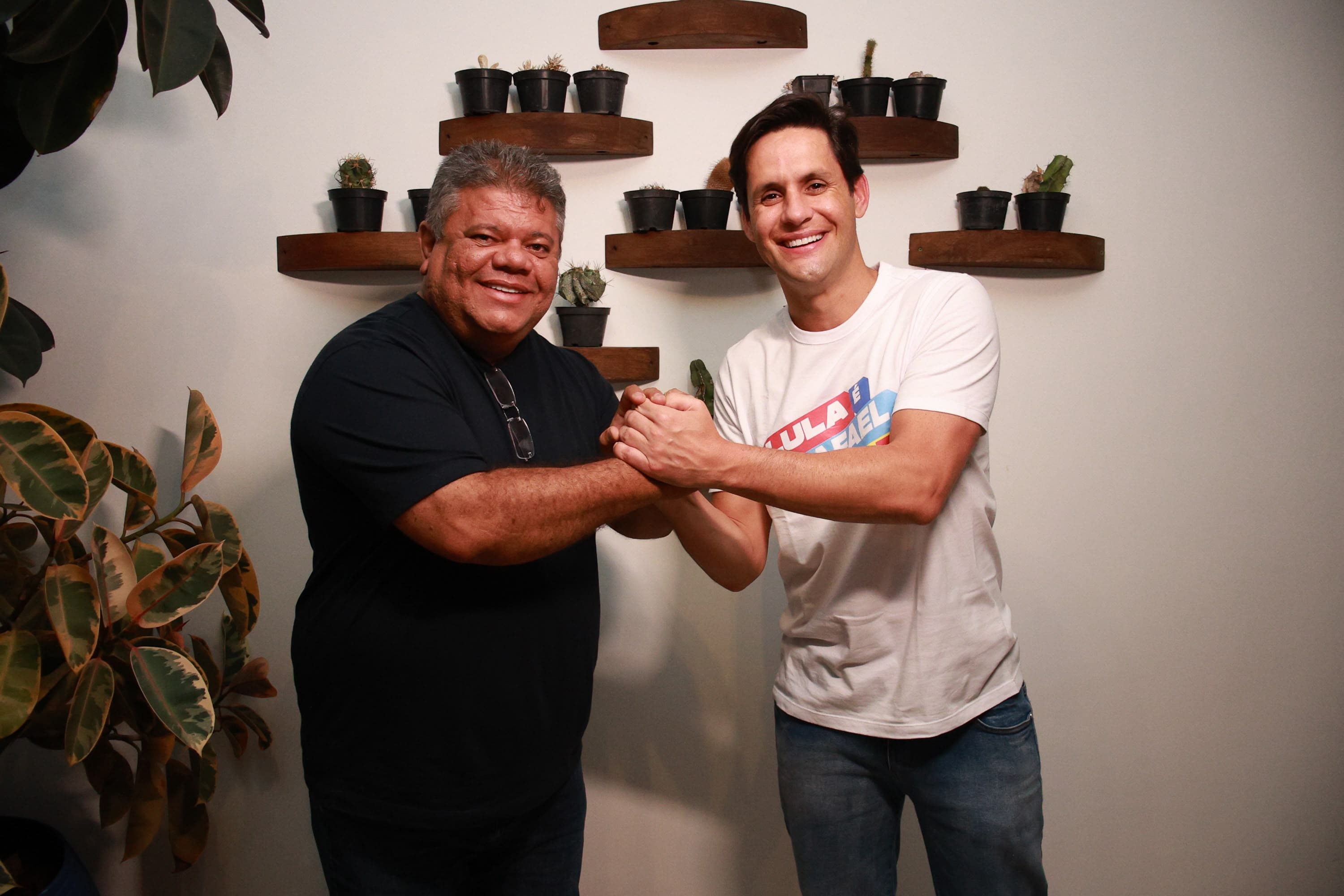 Prefeito de Porto do Mangue deixa Zenaide e anuncia apoio a Rafael para o Senado