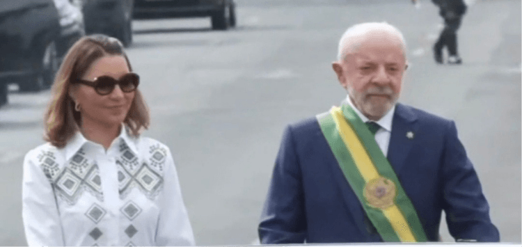 (Vídeo)Com escolta do Exército, Lula inicia desfile de Independência na Esplanada