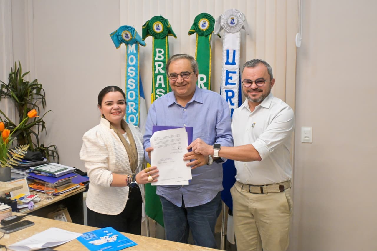 Em Mossoró, Álvaro Dias visita UERN, assina carta compromisso e reforça defesa da universidade estadual