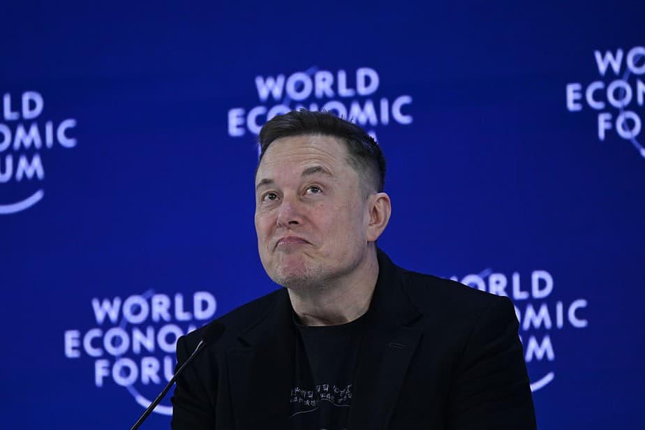 Na primeira entrevista depois de virar trilionário, Elon Musk diz que não vamos precisar de trabalho ou dinheiro no futuro: "A AI trará a abundância"