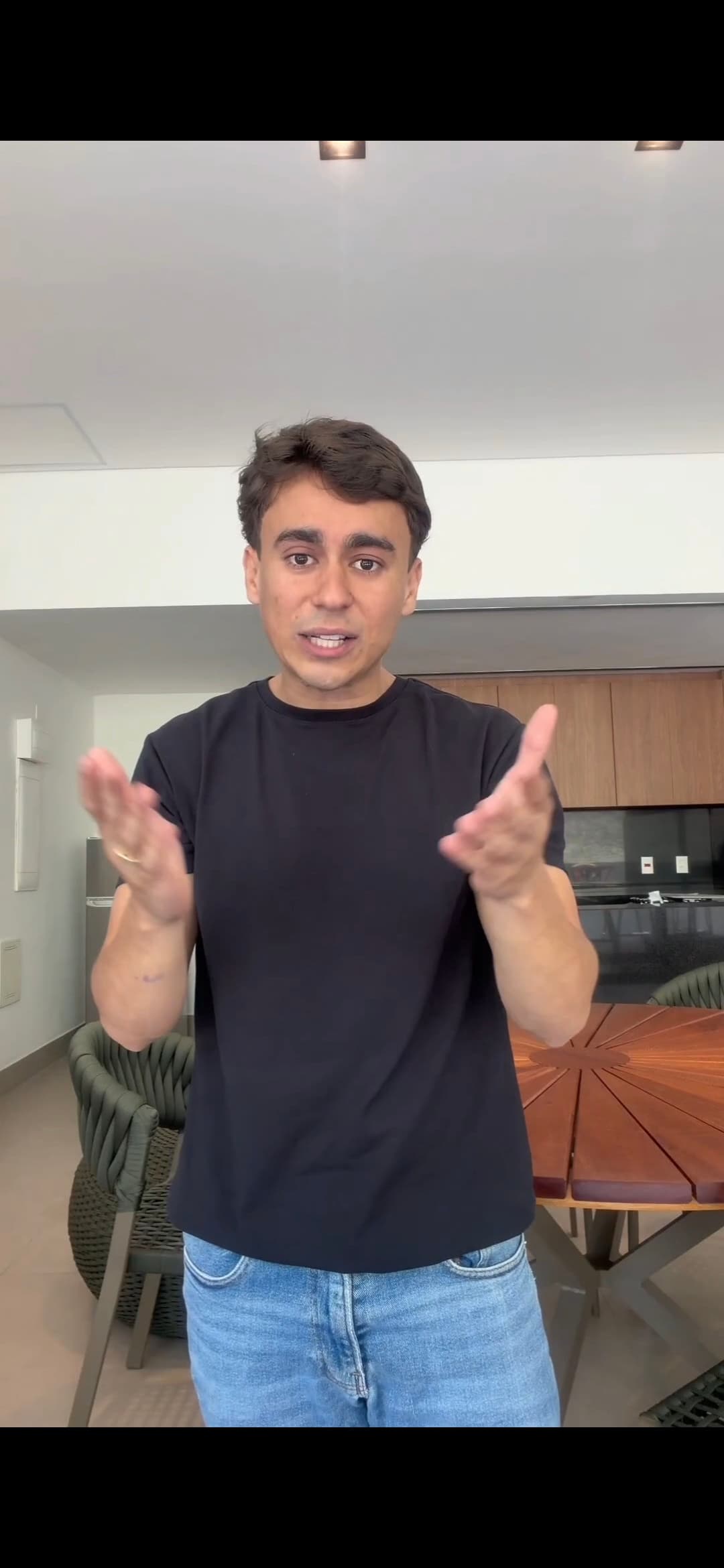(Vídeo)Nikolas explica contato com Daniel Vorcaro após áudios virem a público