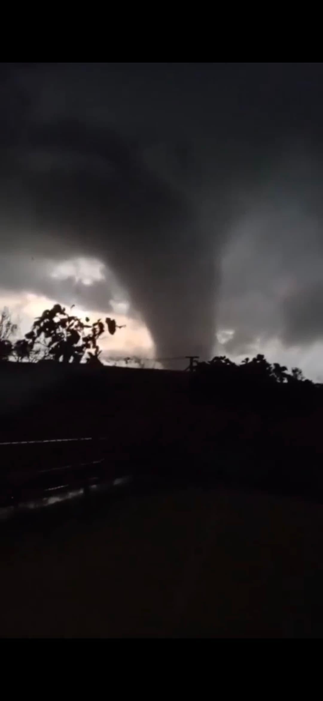 (Vídeo)Tornado atinge municípios no RS, causa destruição e deixa feridos