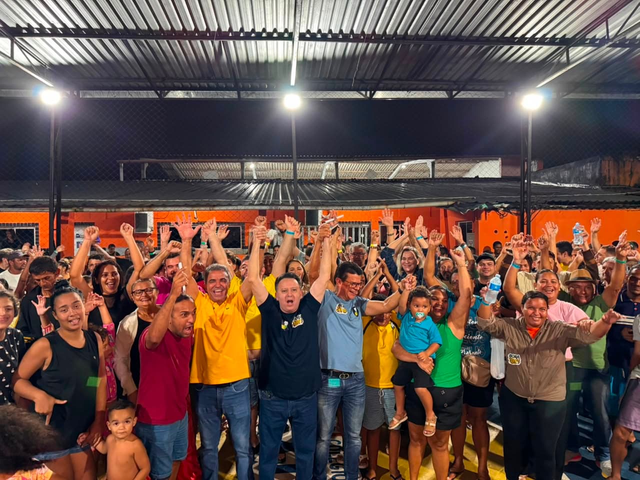 Ex-vereador de Natal Cícero Martins reúne grande público para apresentar Juninho Saia Rodada e Jorge do Rosário