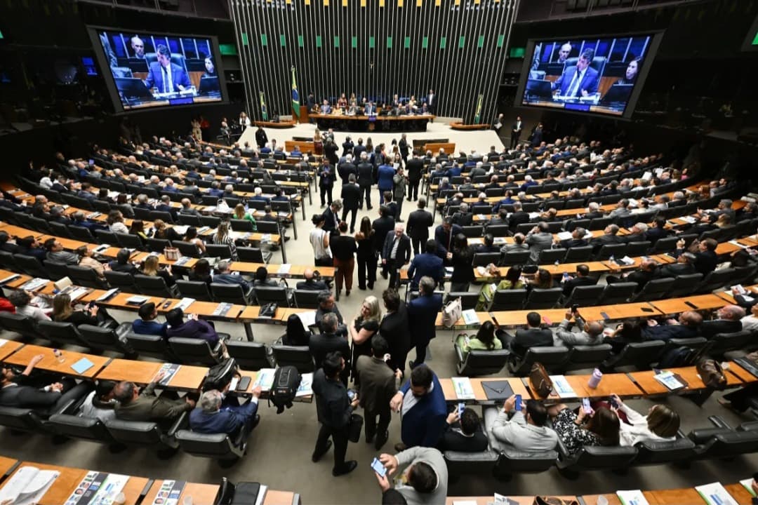 Câmara instala comissão sobre redução da maioridade penal nesta quarta