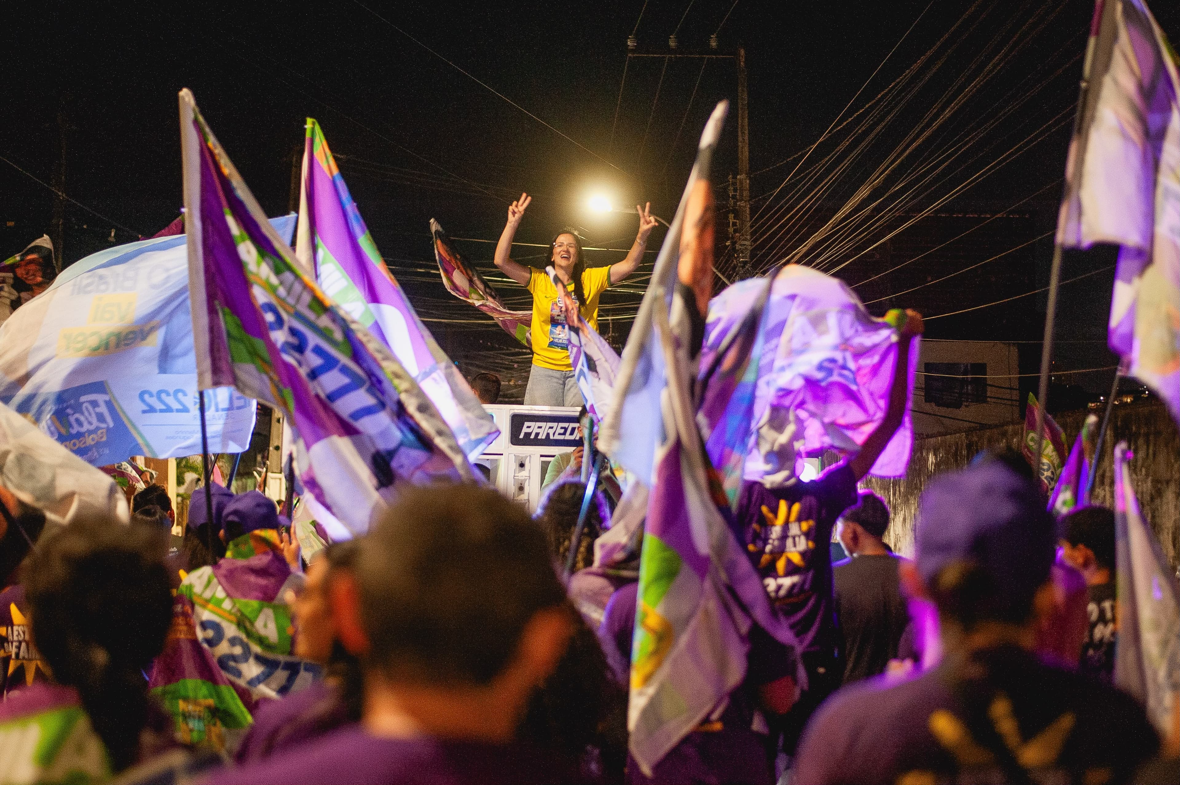 Camila encerra campanha de rua com grande arrastão e comemora pesquisas: “vamos à vitória”
