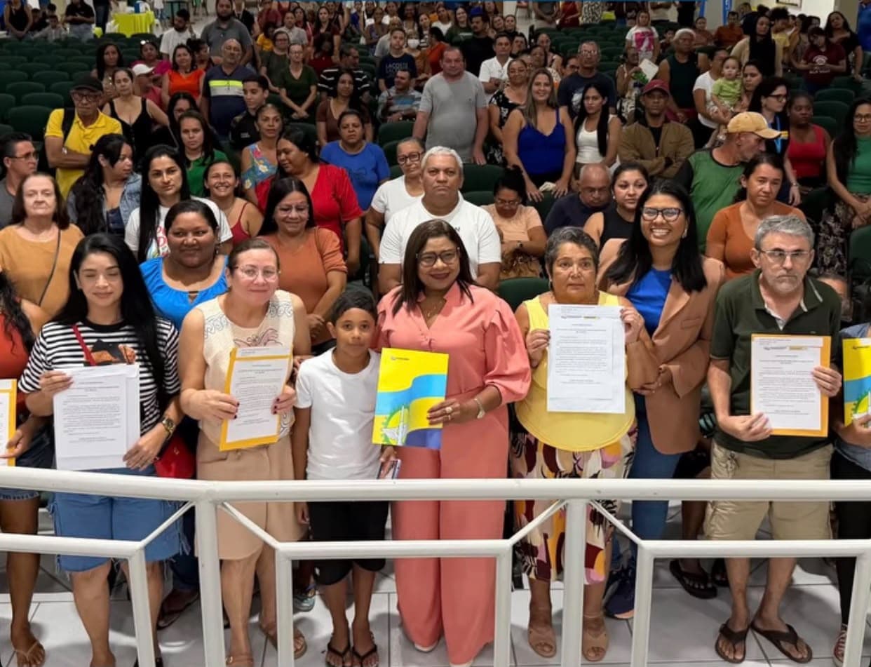 Prefeita Nilda transforma sonho em conquista: famílias recebem títulos e garantem segurança jurídica de seus imóveis